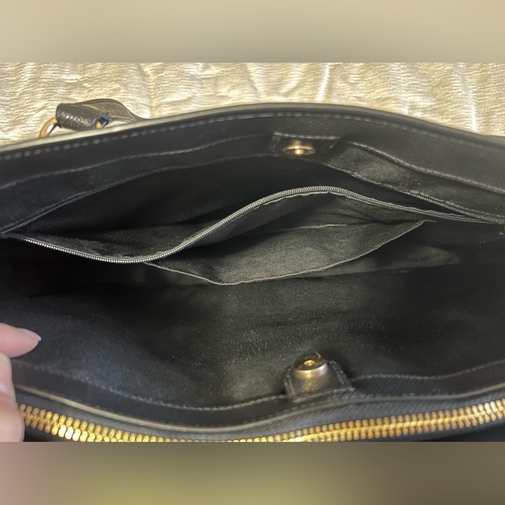 Coach Addison Tote - black crossgrain leather - Picture 13 of 16